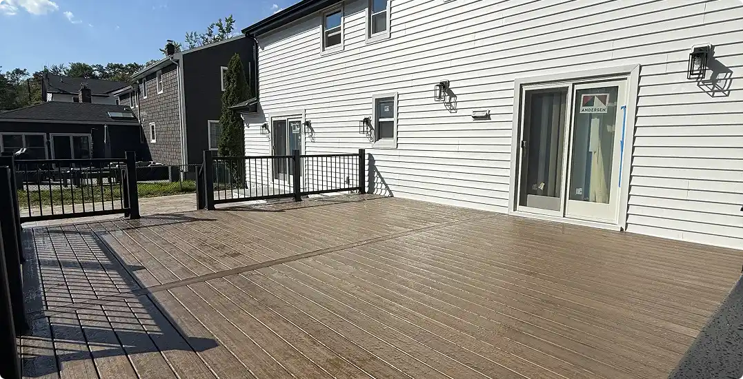 Custom deck built by Glen Construction in New Jersey